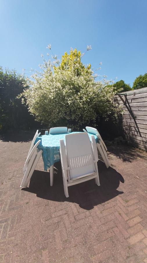 Ruim Familie Chalet Tot 4 Personen Op De Veluwe Bungalowpark De Kern Putten Zewnętrze zdjęcie